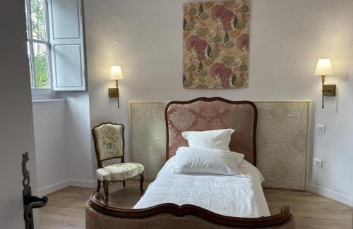 Louchy-Montfand Apartment | Gîte paisible dans parc ombragé en Auvergne - FR-1-489-604