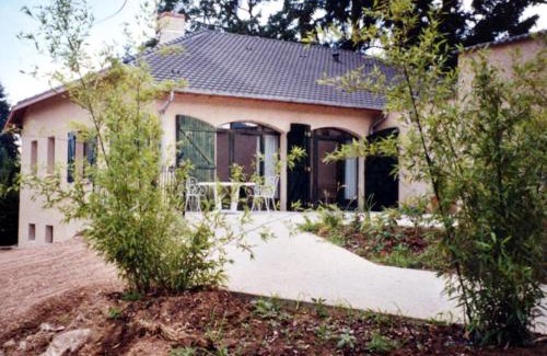 Saint-Haon-le-Vieux House | Gîte paisible avec cheminée et wifi à Saint-Haon-le-Vieux - FR-1-496-31