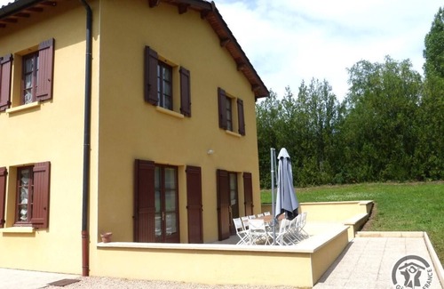 Saint-Germain-Nuelles House | Gîte Plein Soleil - Saint-germain-nuelles