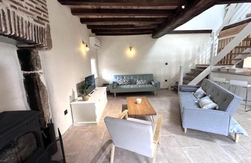 Bourbon-l'Archambault House | Gîte rénové avec charme à la campagne, animaux acceptés, jardin privé - FR-1-489-535