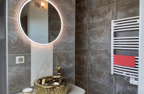 Pierrefitte-sur-Loire House | Gîte rénové avec vue sur campagne à Pierrefitte-sur-Loire - FR-1-489-334