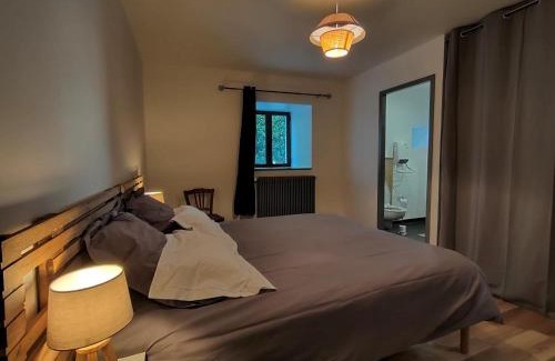 Chalmazel-Jeansagniere House | Gîte rustique rénové à Chalmazel avec grande capacité et jardin - FR-1-496-249