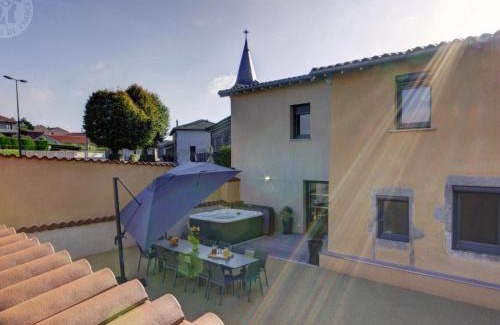 Montchal House | Gîte spacieux à Montchal avec terrasse et jardin - FR-1-496-234