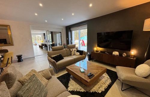 Sanchey House | Gîte spacieux à Sanchey près du lac, sauna, jeux, proche nature - FR-1-589-801