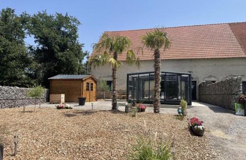 Couzon House | Gîte spacieux avec piscine couverte et spa à Couzon - FR-1-489-483