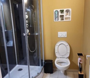 Bar-sur-Aube Apartment | Gîte Studio Alex 3 Masson de Morfontaine rez de chaussé