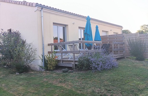 Saint-Ciers-dAbzac House | Gîte T3 65m² enclosed garden, free parking - Near Libourne/Saint Emilion