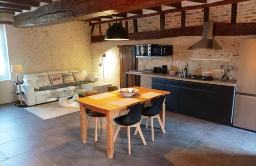 Feings House | Gîte tout confort avec grand jardin, cheminée, clim et WIFI, proche châteaux de la Loire et ZooParc de Beauval - FR-1-491-400