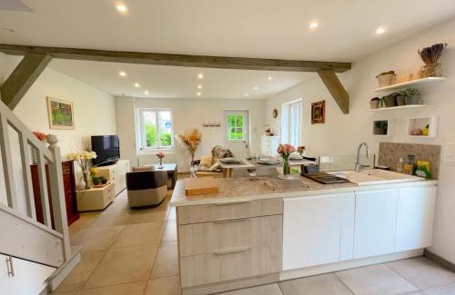 Saint-Aubin-le-Depeint House | Gîte tout confort avec terrasse spacieuse, jardin clos et équipements modernes, à 45 mn du Mans - FR-1-381-557