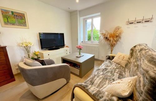 Saint-Aubin-le-Depeint House | Gîte tout confort avec terrasse spacieuse, jardin clos et équipements modernes, à 45 mn du Mans - FR-1-381-557