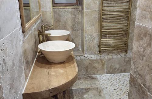 Rosnay House | Gîte typique avec étang privé, linge et ménage inclus, Wi-Fi et animaux gratuits - FR-1-591-378