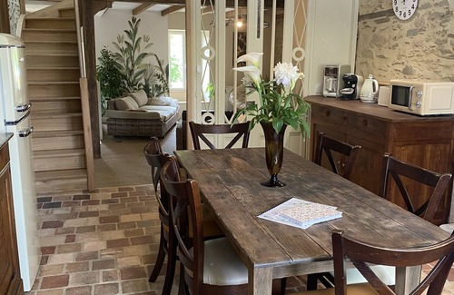 Chavagnes-en-Paillers Cottage | Gîte-Wet room