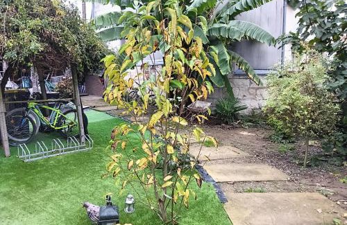 Saumur House | Gîtes citadin avec jardin arboré