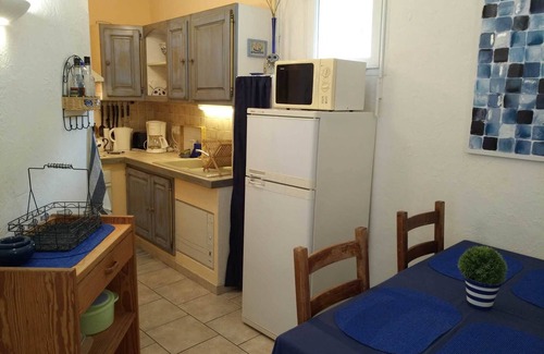 Saint-Jean-de-Valeriscle Apartment | Gîtes "Les terrasses" + room "La source" - 2 night stay