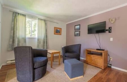 Alert Bay Cabin | (G) Standard Double Cabin (pet friendly)