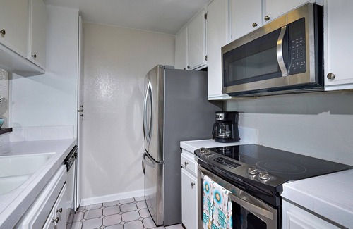 Townsite Cottage | G20 Spectacular Ocean and Harbor View