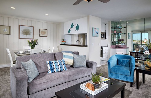 Townsite Cottage | G20 Spectacular Ocean and Harbor View
