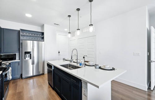 Fort Worth Condo | G47 Cozy & Stylish 1BD Near Stockyards, Resort Style Amenities, Golf Sim