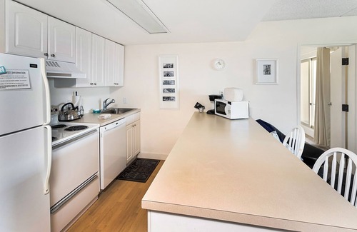Gearhart Condo | G600 is a 2bdrm condo located on the first floor with limited ocean views. No cleaning fees