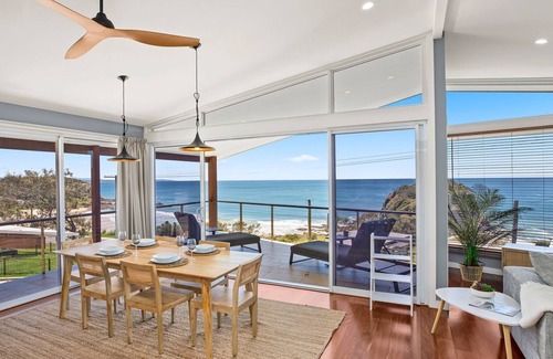 Scotts Head House | Gaagal Lookout - step out onto the balcony with panoramic views of the famous Elephant Head.