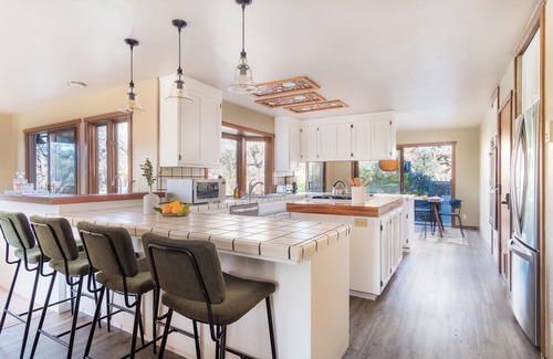 Santa Rosa House | Gable by AvantStay | Beautiful 3.5 Acre Oasis w/Gorgeous Views, Pool & Hot Tub