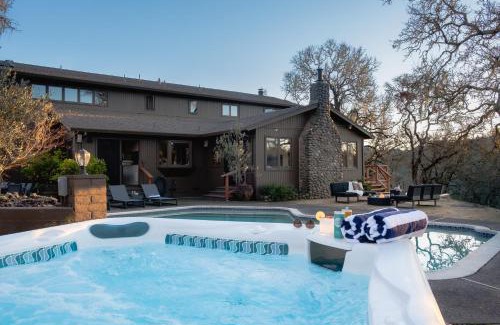 Santa Rosa House | Gable by AvantStay Beautiful 3.5 Acre Oasis w Gorgeous Views Pool Hot Tub