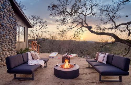 Santa Rosa House | Gable by AvantStay Beautiful 3.5 Acre Oasis w Gorgeous Views Pool Hot Tub