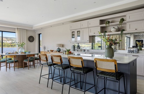 Combeinteignhead Ski Chalet | Gable View - Luxury Riverside Sanctuary
