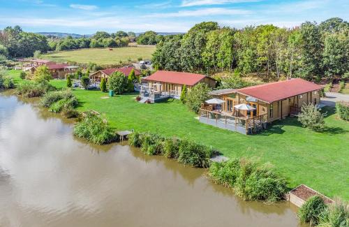 Welsh Frankton Resort | Gadlas Park Holiday Cabins