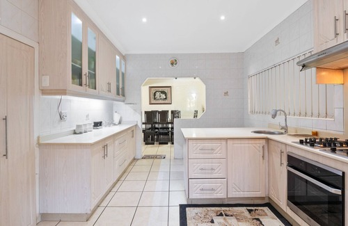 La Lucia House | Gainsford Place 26 - Five Bedroom House, Sleeps 10