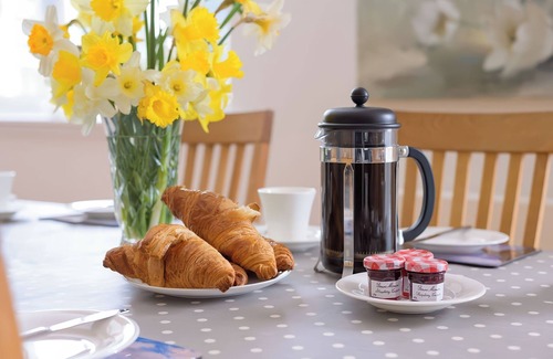 Ballater Cottage | GAIRN APARTMENT, family friendly in Ballater