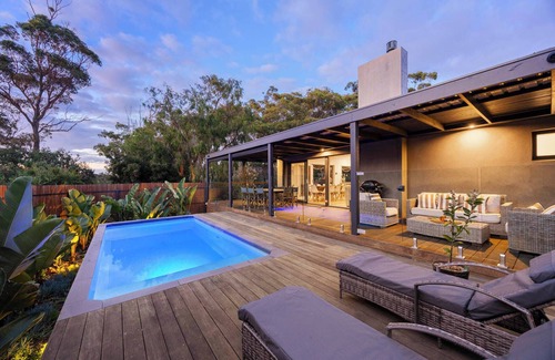Mount Martha House | Galene Getaway Walk to Beach, Pool & Fire