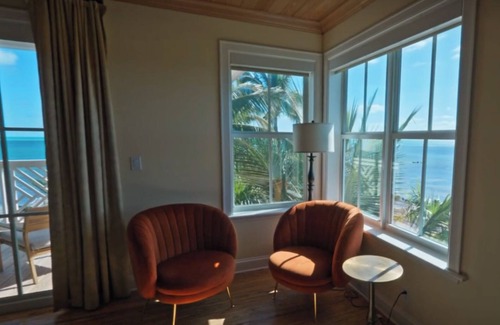 Marathon House | Galleon Suite at Grassy Flats Resort