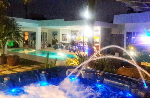 Thep Kasattri House | Gallery pool villa 4 bedrooms pooltable and jacuzzi
