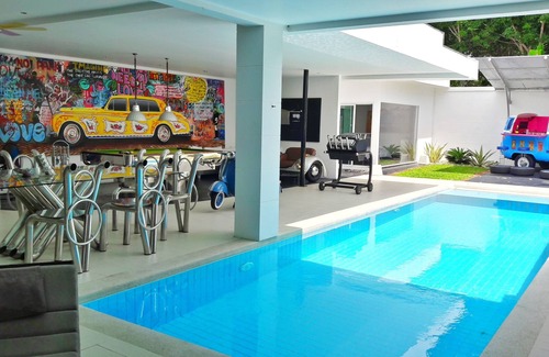 Thep Kasattri House | Gallery pool villa 4 bedrooms pooltable and jacuzzi