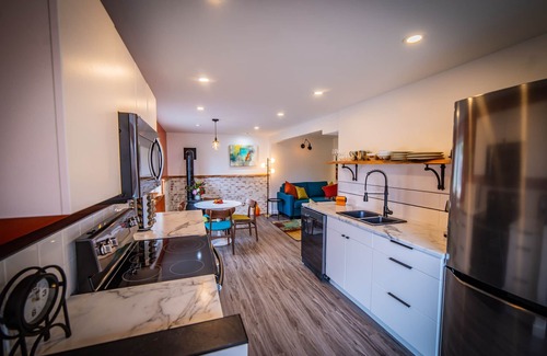 Nelson House | Gallery Suite at eARTh Studios