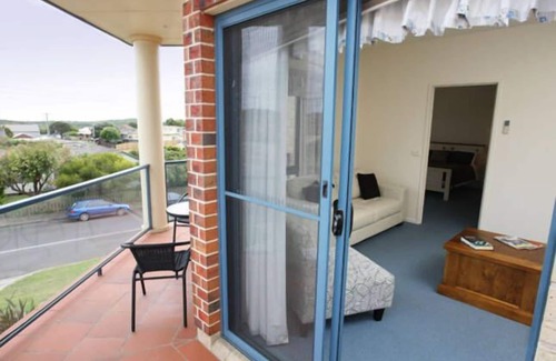 Warrnambool House | Galleywood House - Price for 7 People!