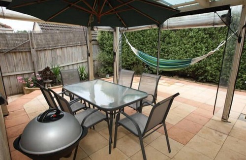 Warrnambool House | Galleywood House - Price for 7 People!