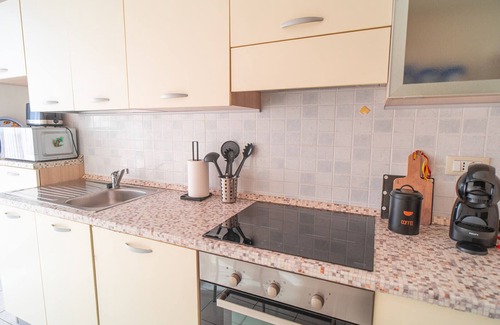 Albenga Apartment | Gallinara accommodation a stone's throw from the sea in Liguria, Albenga