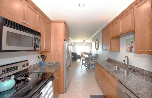 Galveston Apartment | Galveston Getaway #211