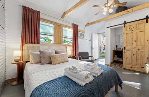 San Jacinto House | Galveston Guest House