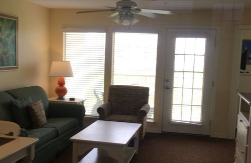 Galveston Villa | Galveston,TX~2/2 Kitchen~SLPS 6:Mini Golf/Outdoor Games,Swimming Pool,Grill+More