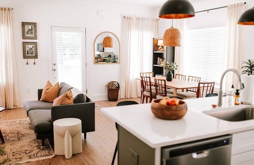 Athens House | Game Day 4BR Retreat by MHM Luxury Properties