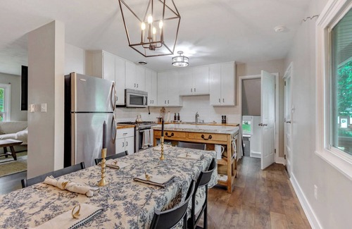 Park Forest Village House | Game Day Haven With Bar & Deck