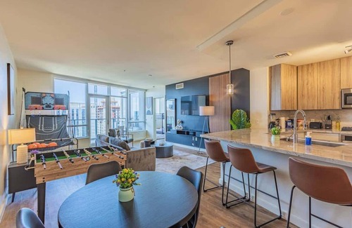 Downtown Phoenix Apartment | Game Day in PHX | Pool,Gym,Parking,Balcony,W/D