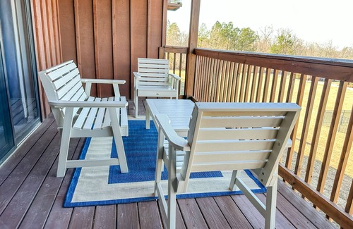 Six Mile Condo | Game Day Lake Retreat - Close to Clemson - Sunset views of Lake Keowee