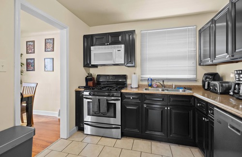 Drayton Plains House | Game House in Royal Oak w/Tiki Hut Dog Friendly!
