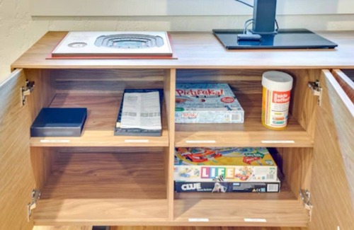 Southeast Boise House | Game Night Condo! With over 100 games! 4 person Darts - Connect 4 - Poker Table and Chips - Corn Hole - Slot Machine - Beer Pong - Board Games - Pool and More. Very close to BSU - Downtown and Airport