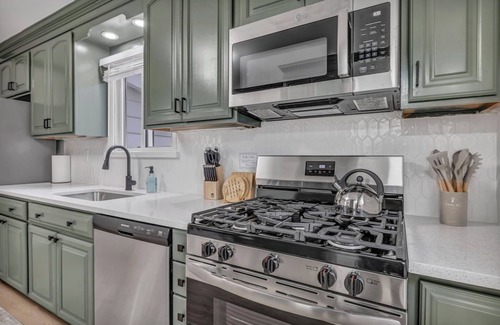 Berea House | Game Room.Bar.Firepit.Renovated & Modern Retreat!