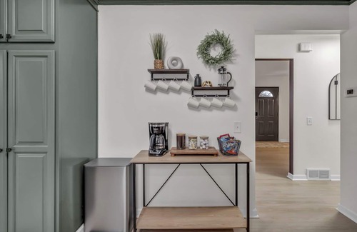 Berea House | Game Room.Bar.Firepit.Renovated & Modern Retreat!